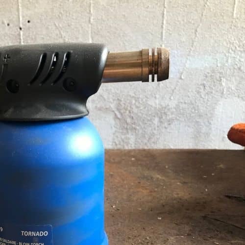 Brazing torch to join metals 